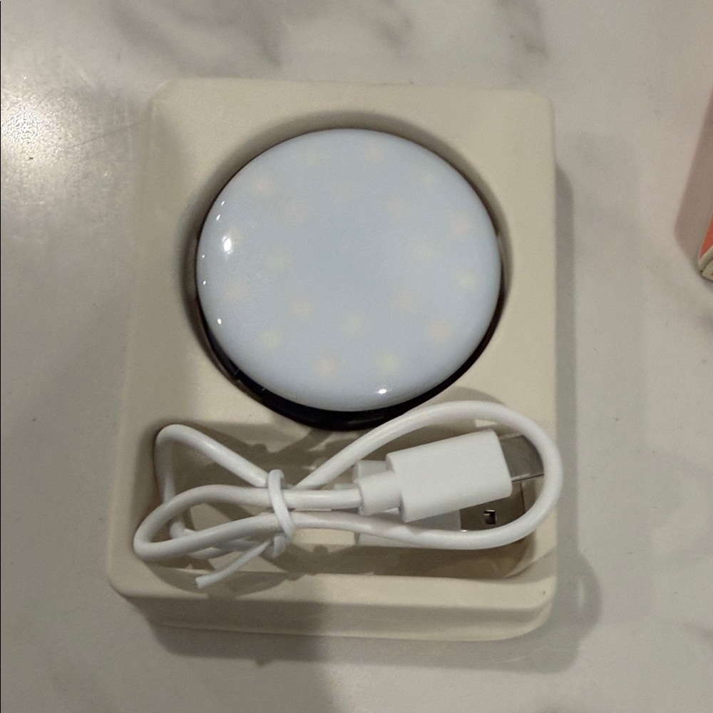 Sonix MagLink Selfie Light in Orange Box - Picture 2 of 2